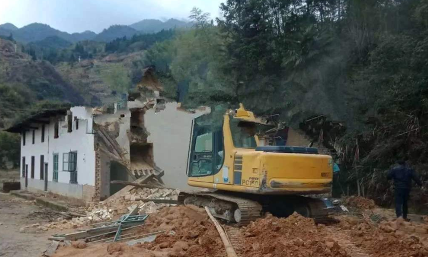 違章建筑——山區深處違建房屋被拆的苦與痛！