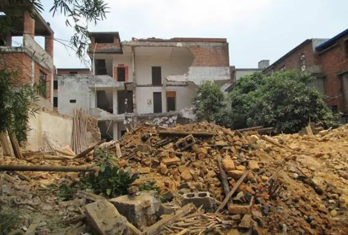 宅基地建房發(fā)生的糾紛如何解決？