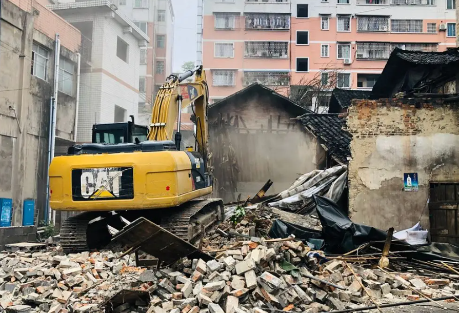 福建省房屋拆遷案例：強拆過程中違反程序是否違法，京云拆遷律師助力訴訟