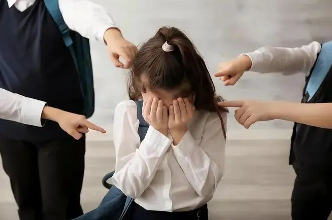 校園霸凌屢禁不止，未成年人的合法權益如何保障？