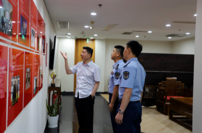 律所新聞|熱烈歡迎中部戰軍空軍93177部隊劉主任等人蒞臨京云律所指導工作