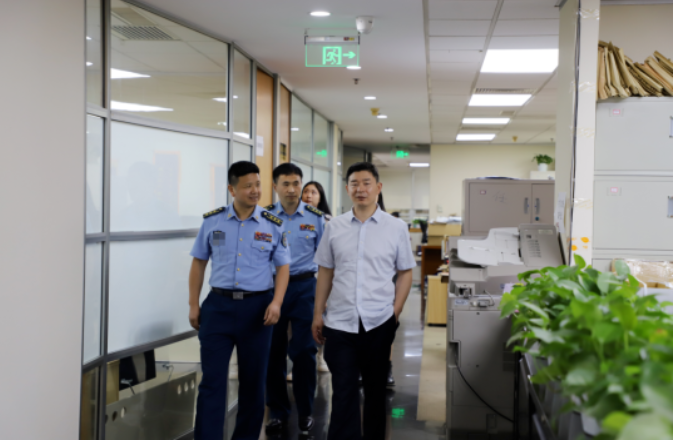 律所新聞|熱烈歡迎中部戰軍空軍93177部隊劉主任等人蒞臨京云律所指導工作