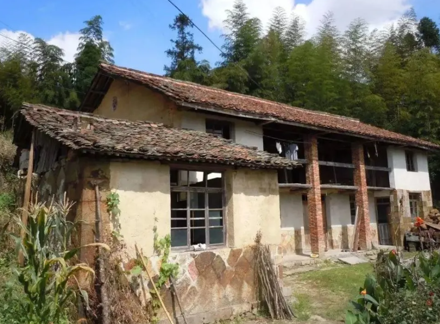 國土資源部關(guān)于在條件成熟地區(qū)先行試點(diǎn)探索農(nóng)村宅基地流轉(zhuǎn)和有償退出工作的提案復(fù)文摘要